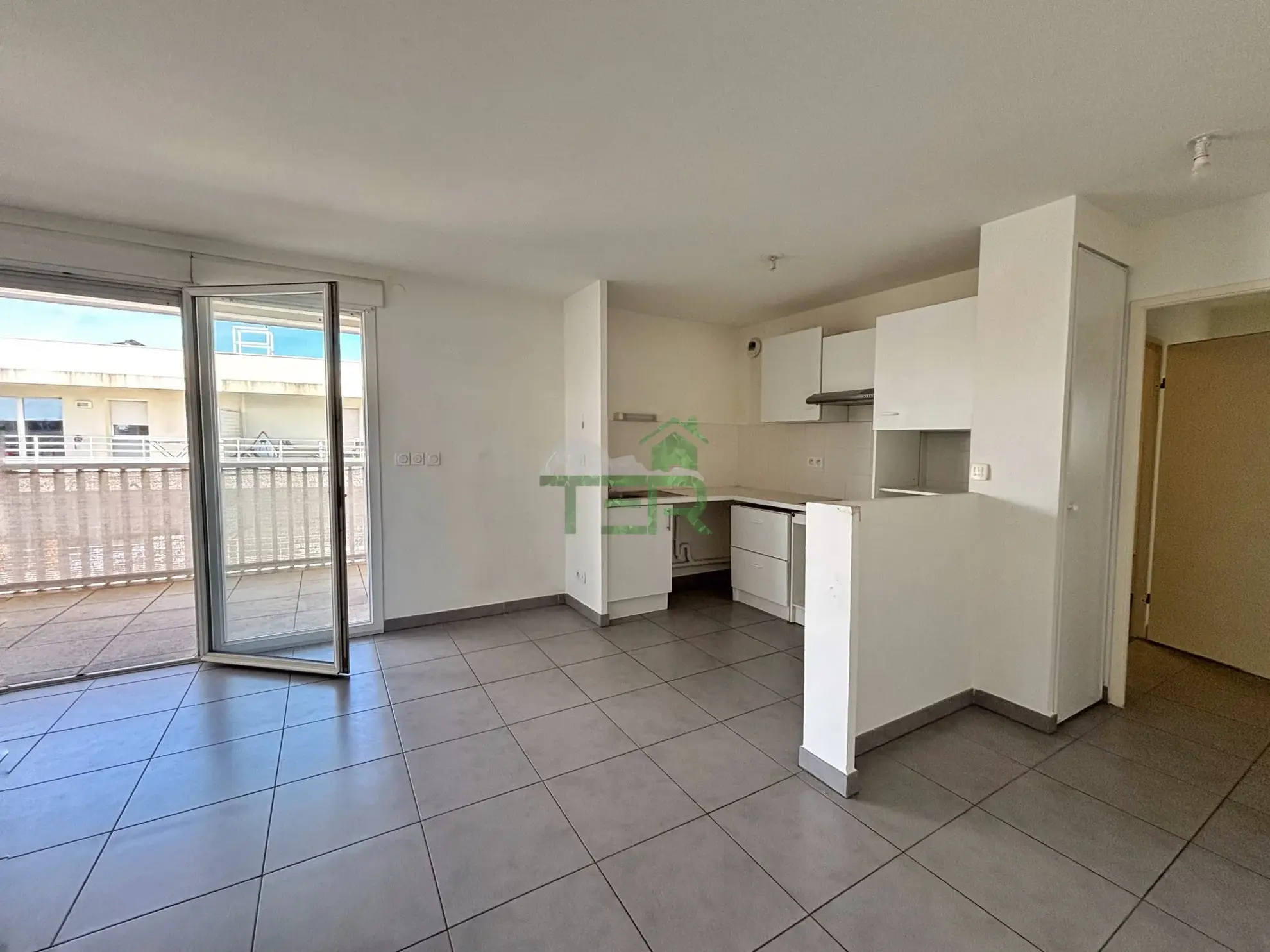 Appartement T3 avec terrasse et parking à vendre à Montpellier Prés d'Arènes 