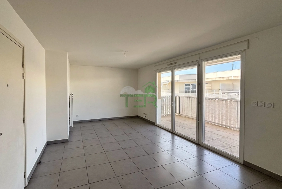 Appartement T3 avec terrasse et parking à vendre à Montpellier Prés d'Arènes 