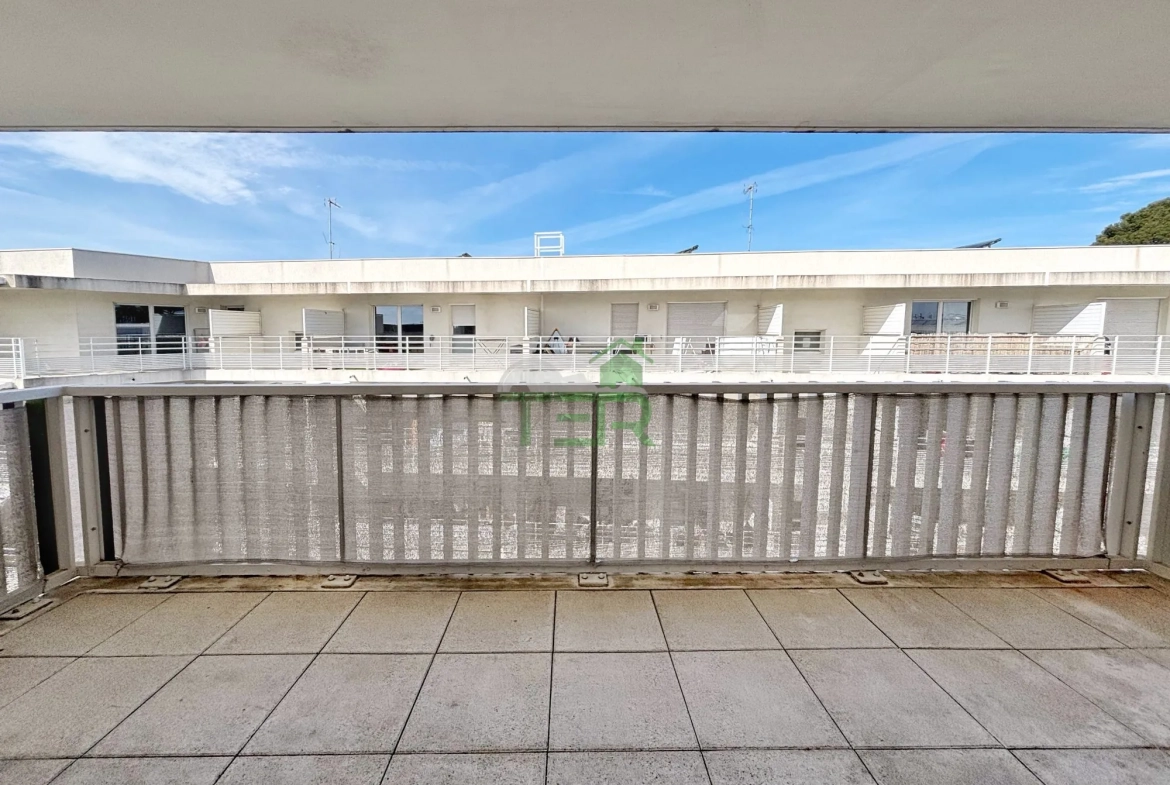 Appartement T3 avec terrasse et parking à vendre à Montpellier Prés d'Arènes 