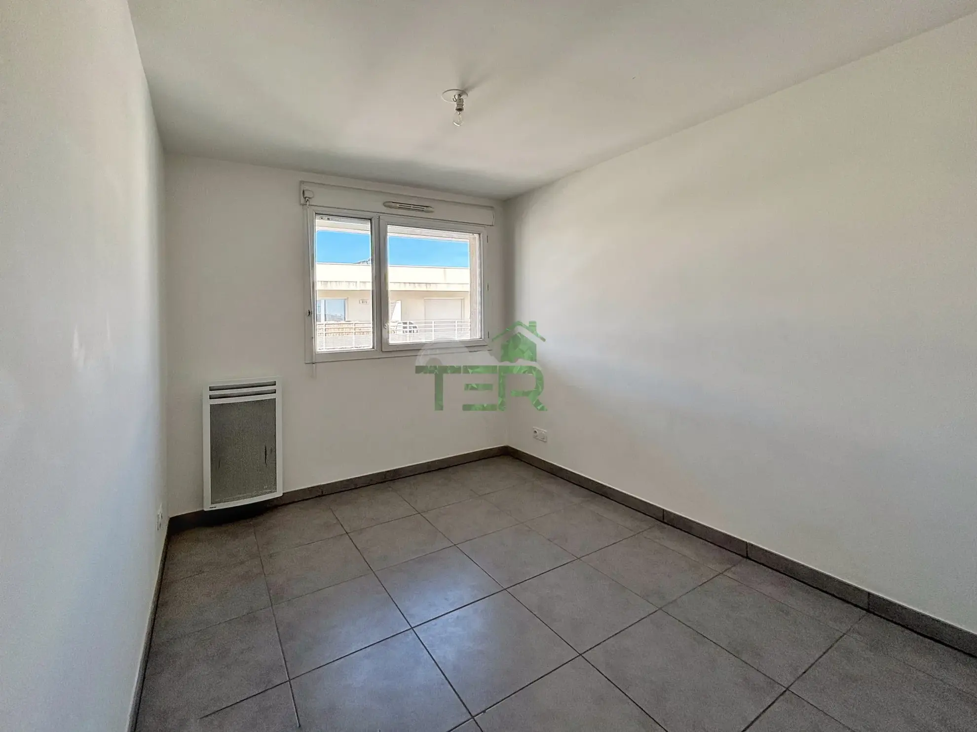 Appartement T3 avec terrasse et parking à vendre à Montpellier Prés d'Arènes 
