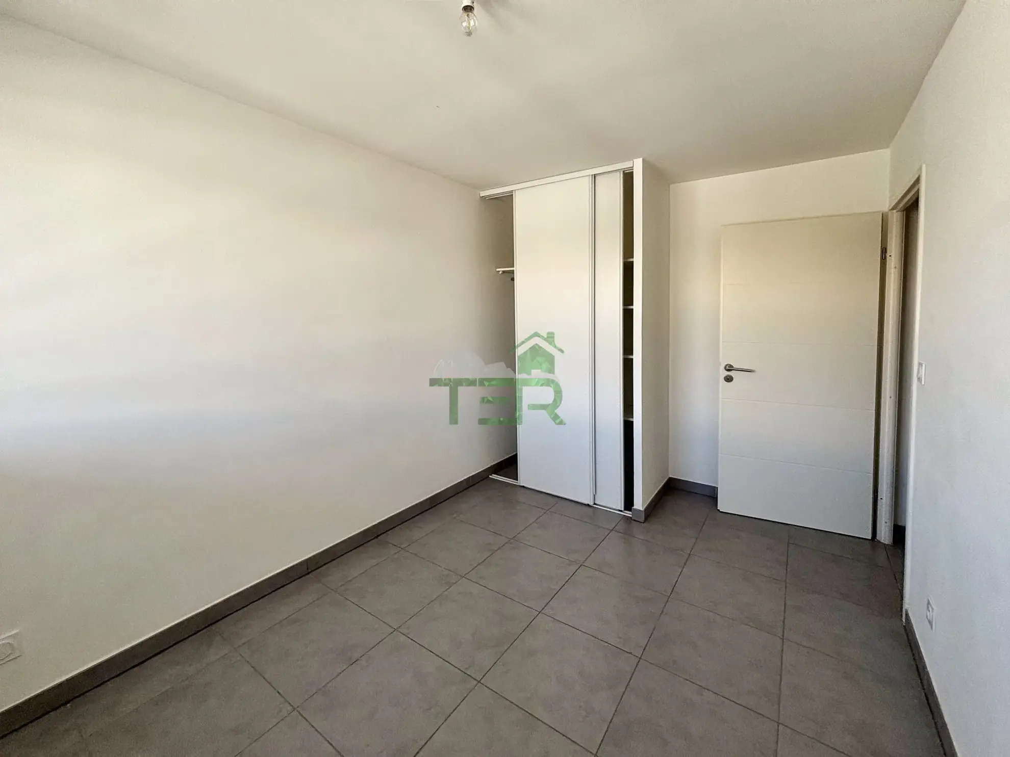 Appartement T3 avec terrasse et parking à vendre à Montpellier Prés d'Arènes 