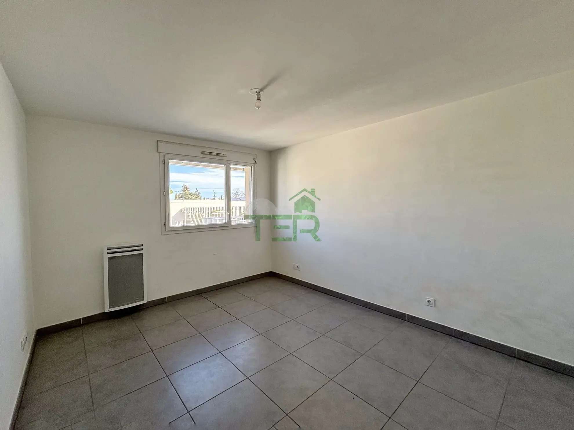 Appartement T3 avec terrasse et parking à vendre à Montpellier Prés d'Arènes 
