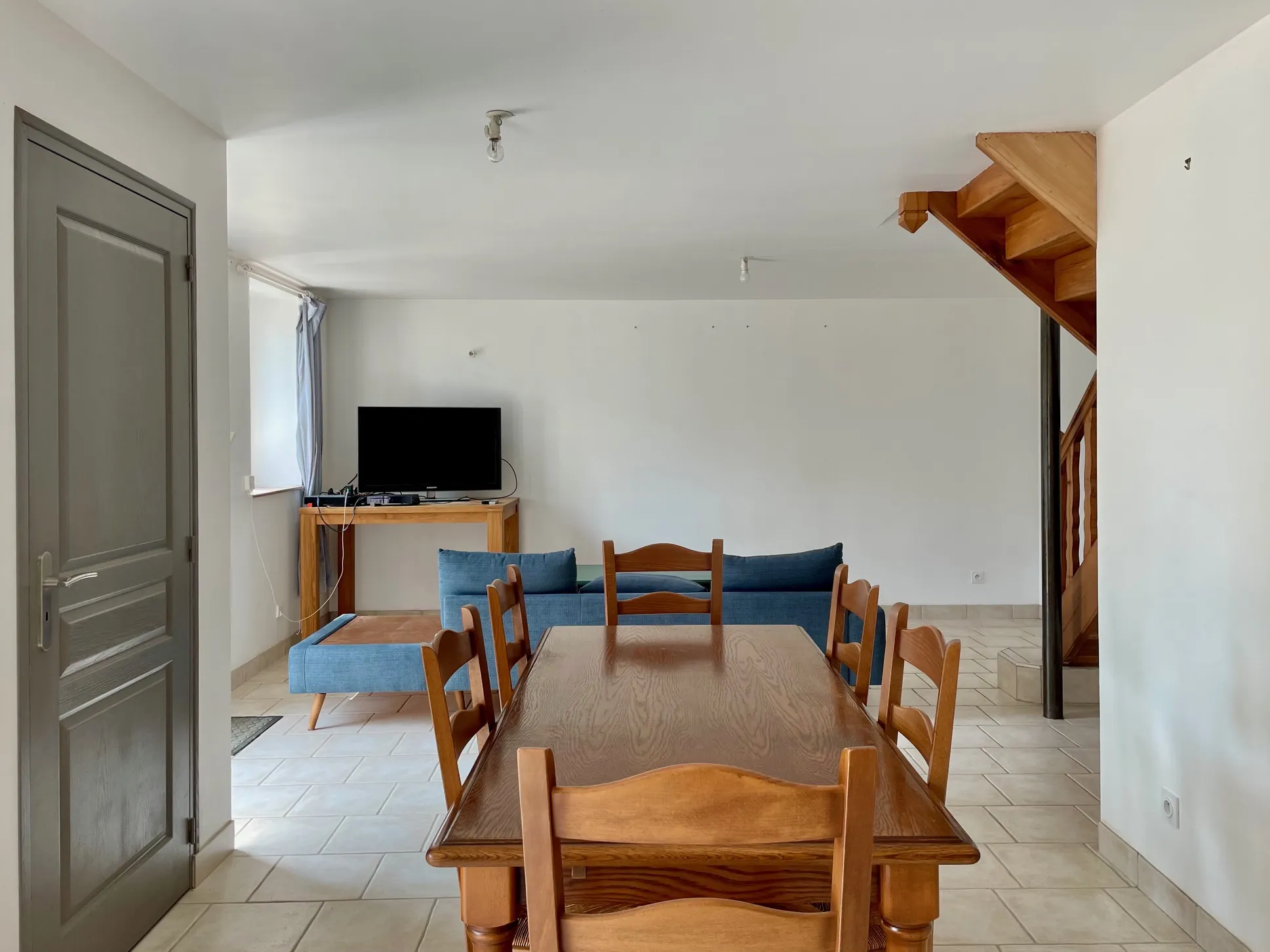 Belle maison en pierre avec jardin, garage à Pléguien 