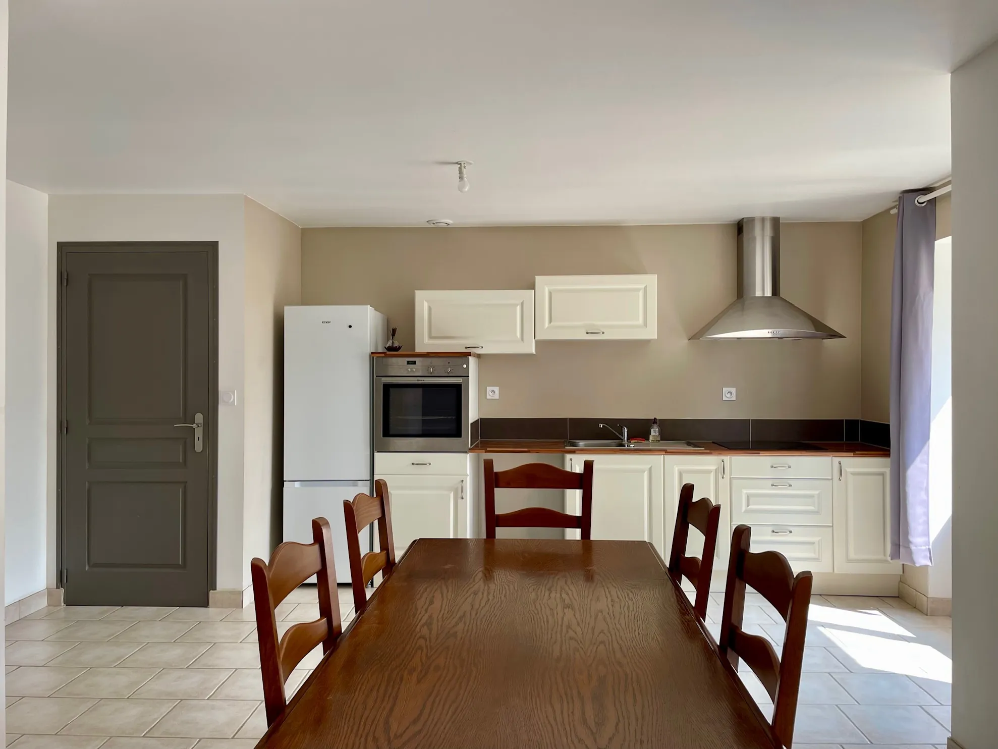Belle maison en pierre avec jardin, garage à Pléguien 