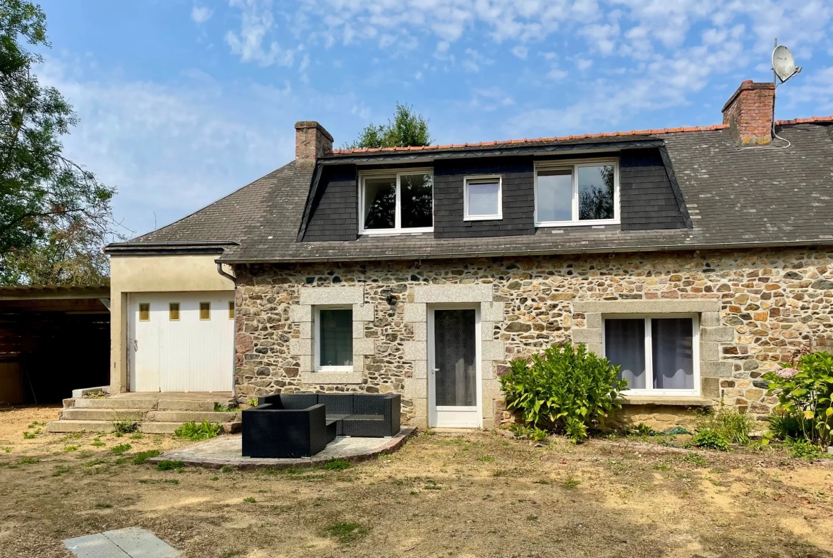 Belle maison en pierre avec jardin, garage à Pléguien 