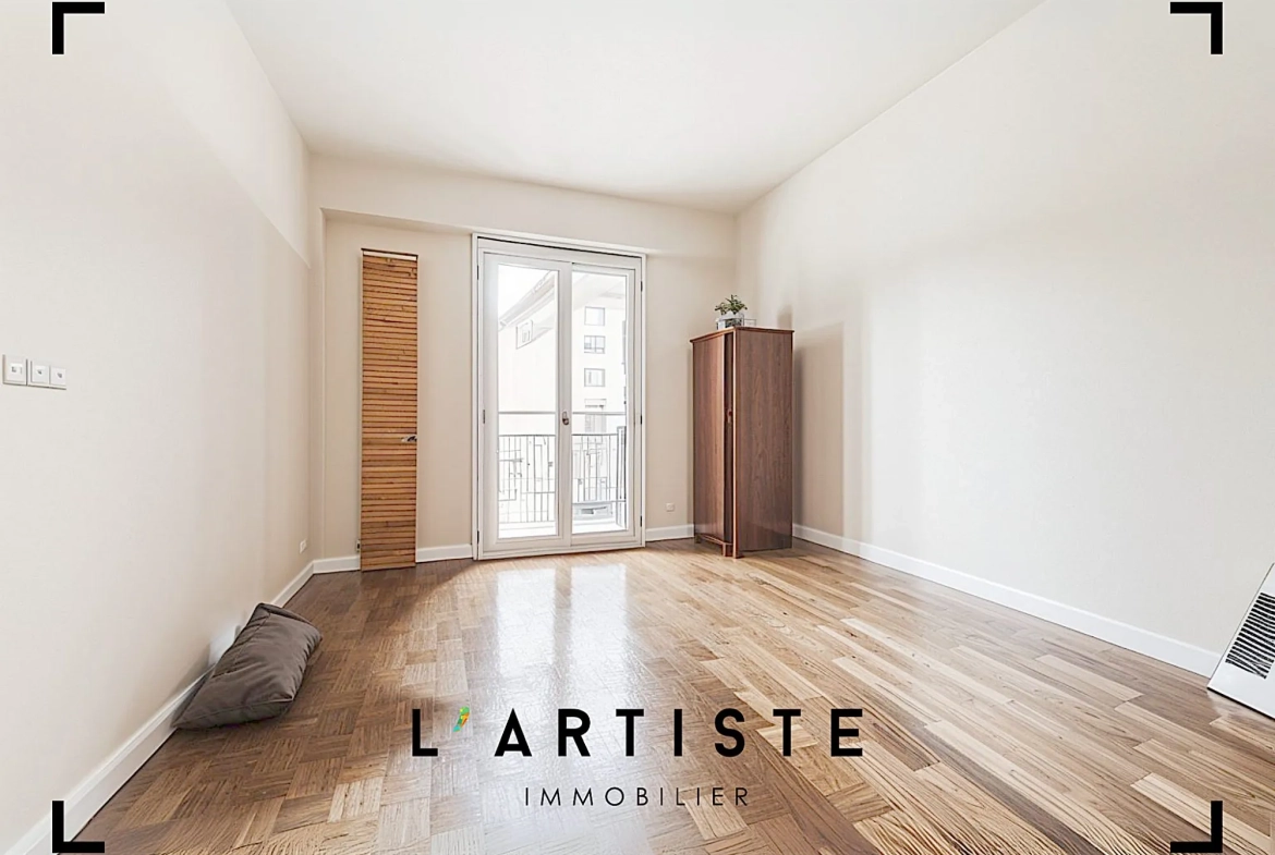 Appartement 3 pièces à vendre au cœur de Rouen avec balcon et vue sur rue 