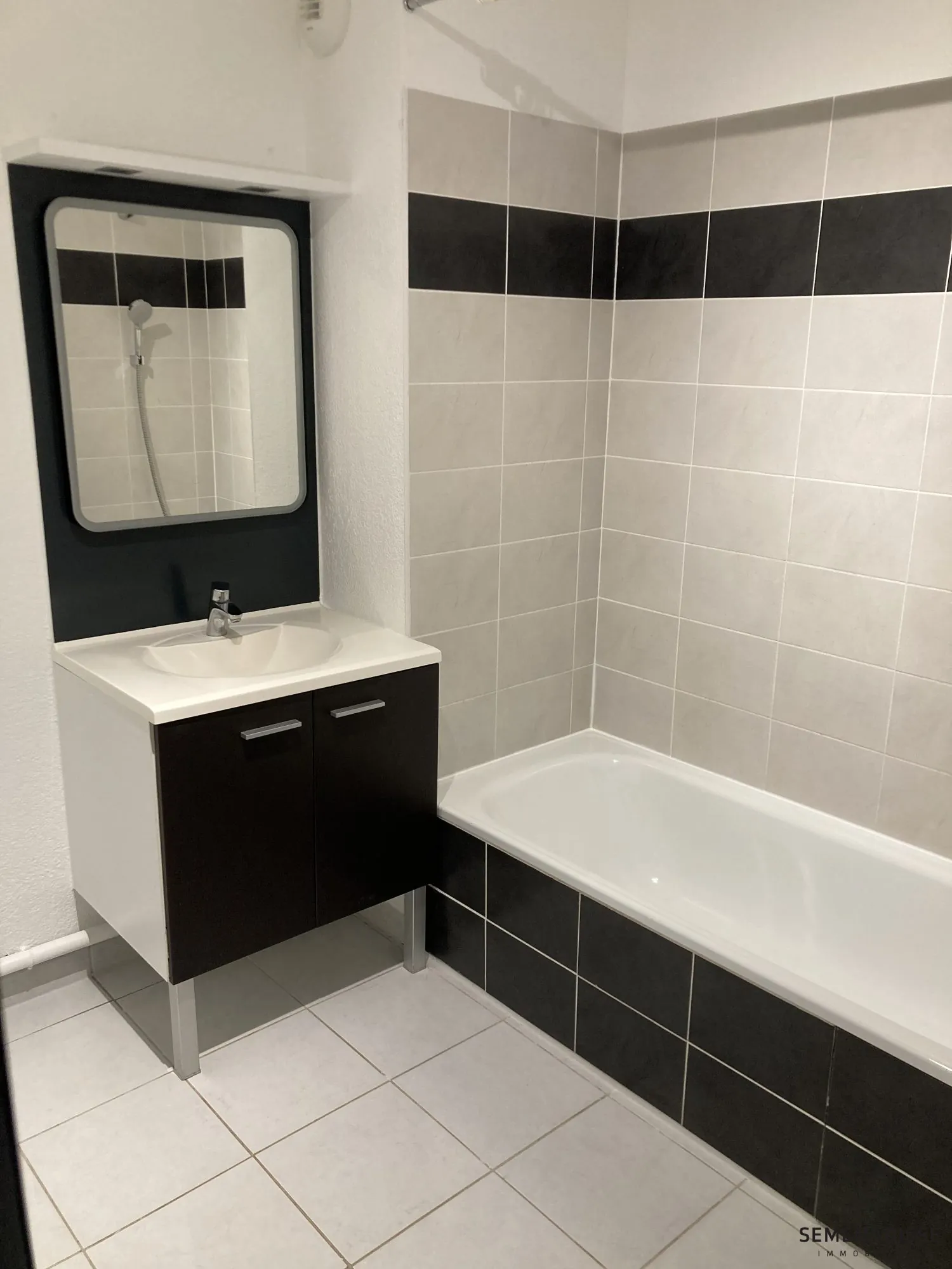 Appartement 3 pièces à vendre à Roques-sur-Garonne (31120) avec balcon et parking privé 