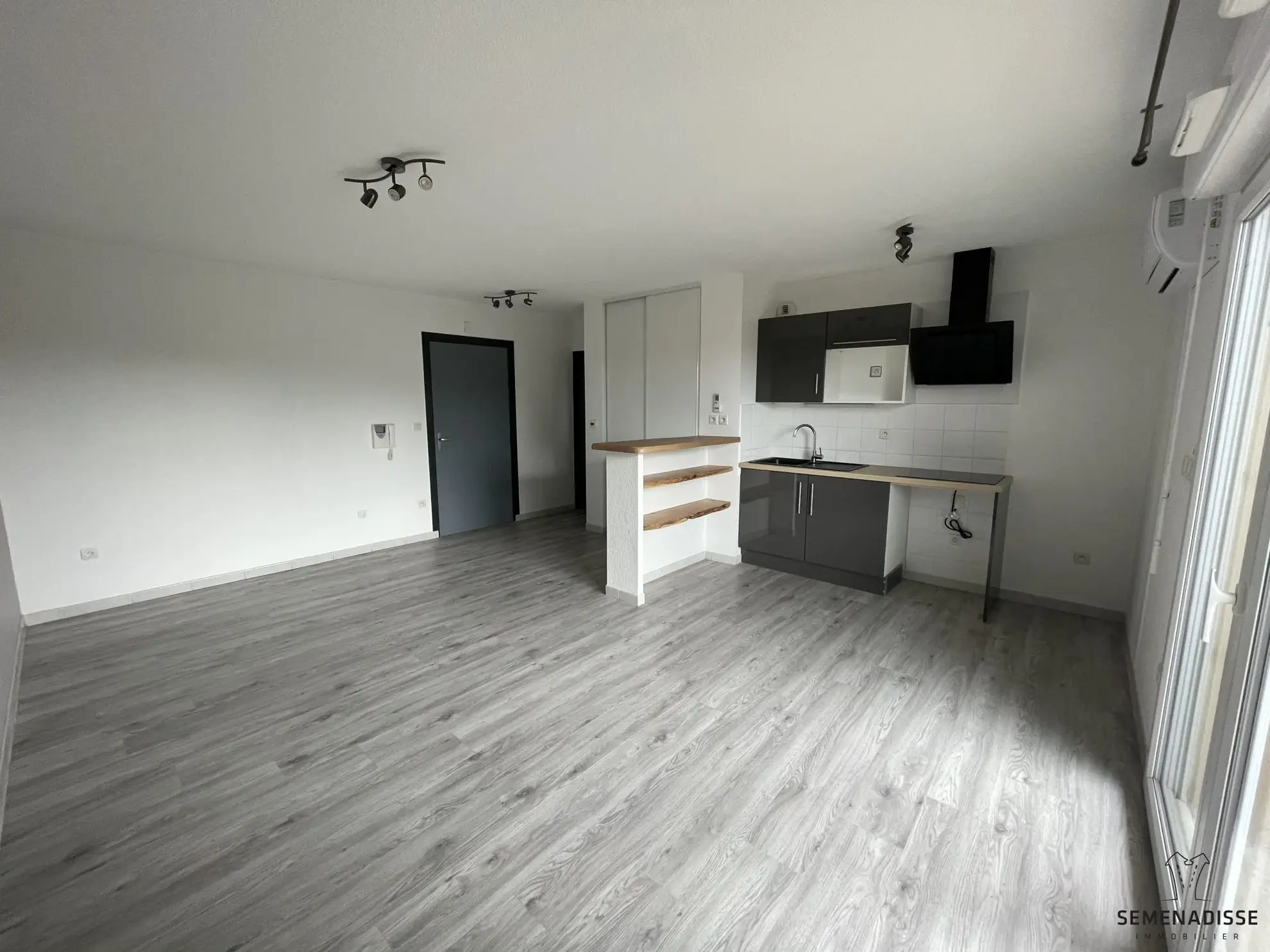 Appartement 3 pièces à vendre à Roques-sur-Garonne (31120) avec balcon et parking privé 