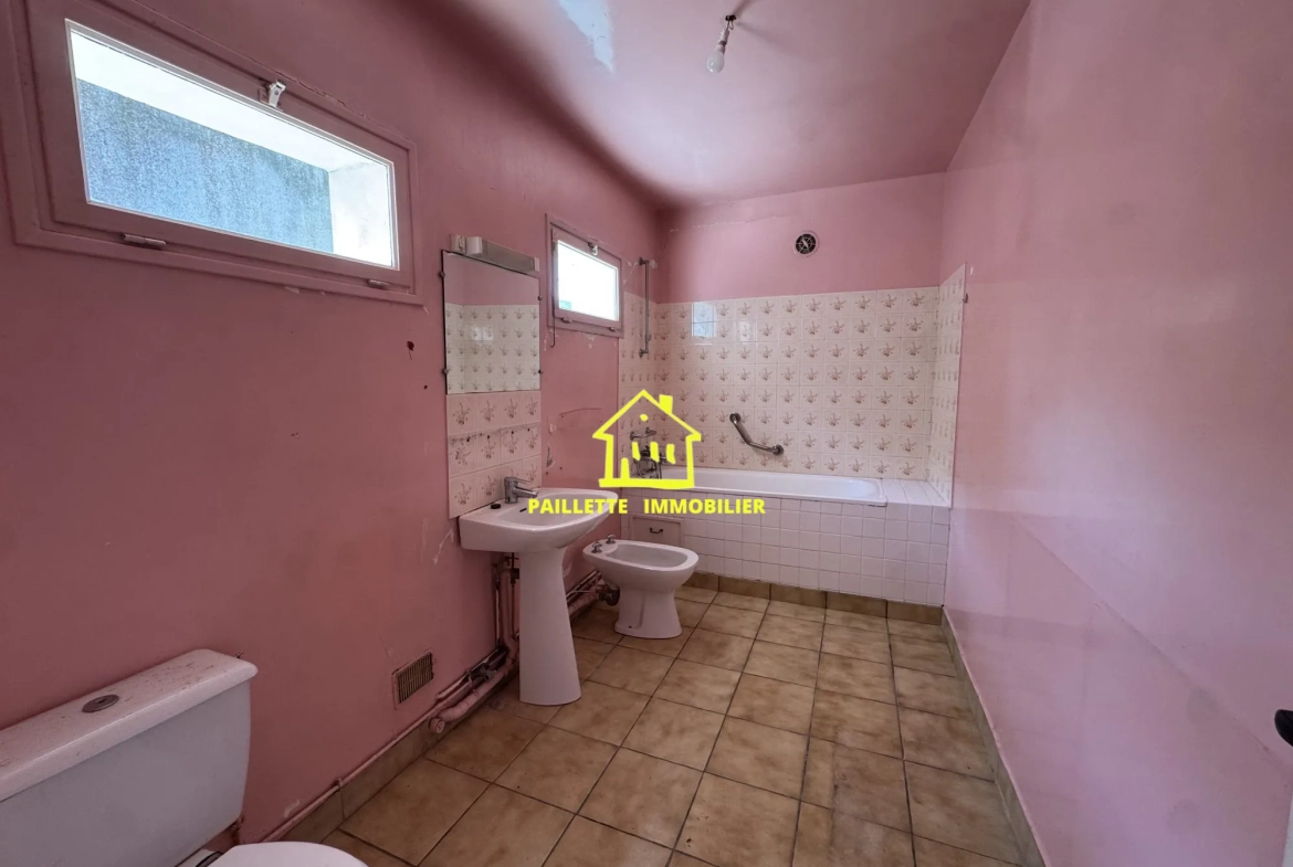 Maison à vendre avec jardin et garage à Gonneville-la-Mallet - Fort potentiel 
