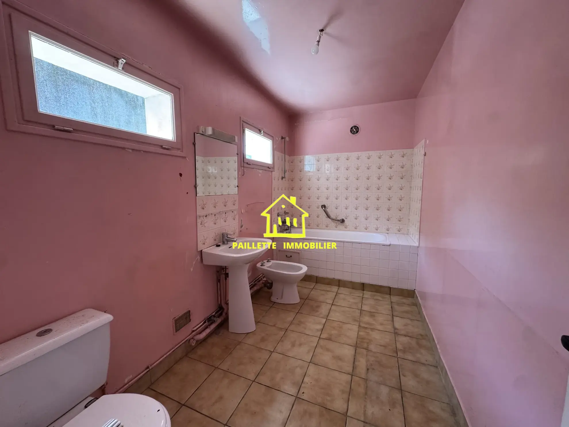 Maison à vendre avec jardin et garage à Gonneville-la-Mallet - Fort potentiel 
