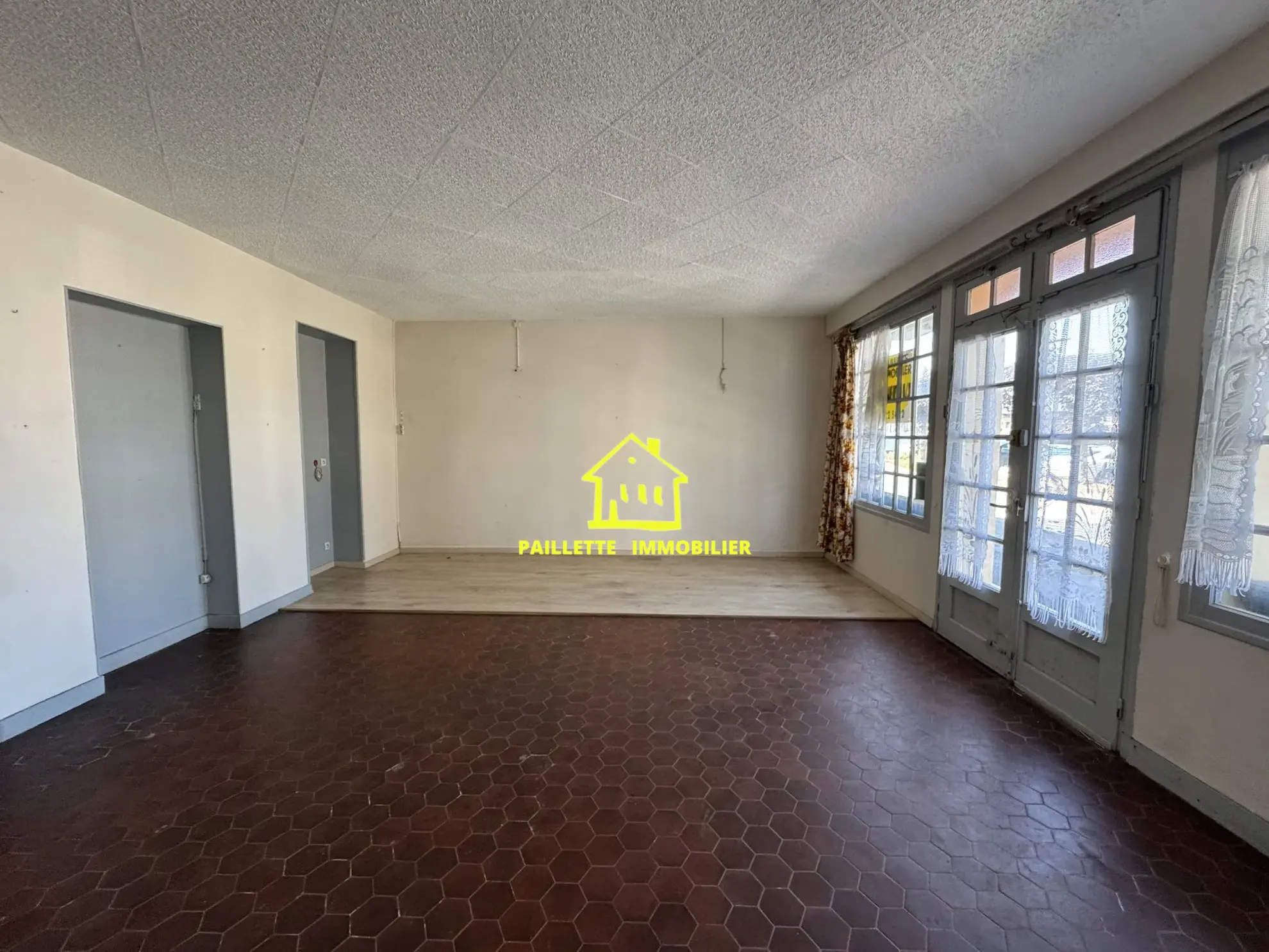 Maison à vendre avec jardin et garage à Gonneville-la-Mallet - Fort potentiel 