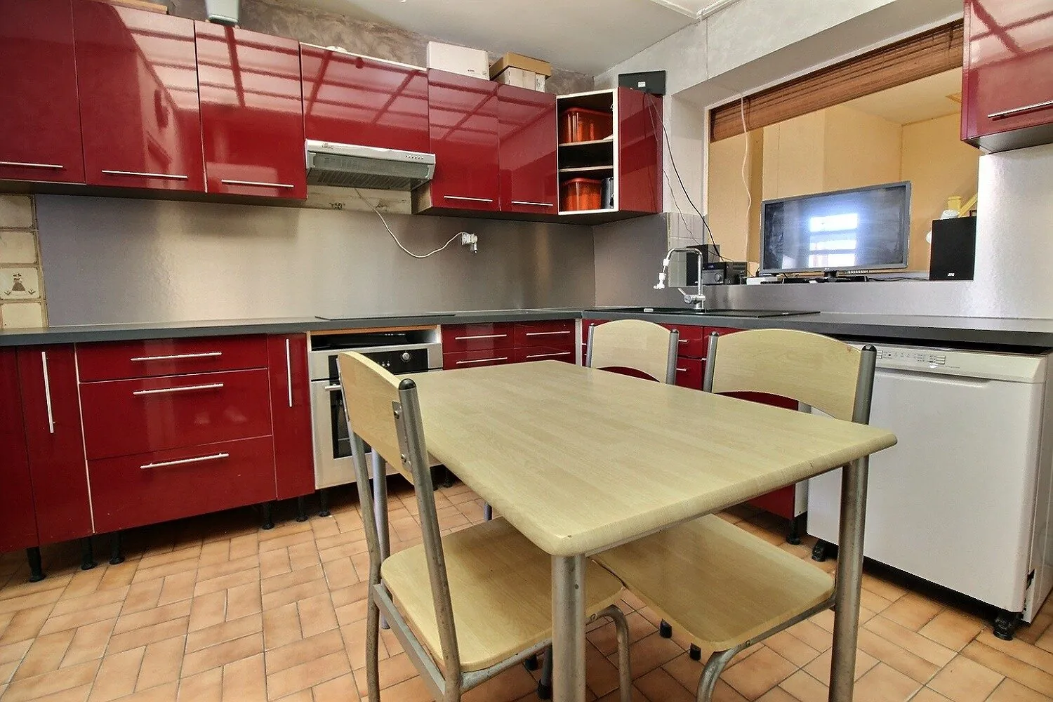 Maison à vendre à Lillers avec jardin, terrasse et potentiel de rénovation 
