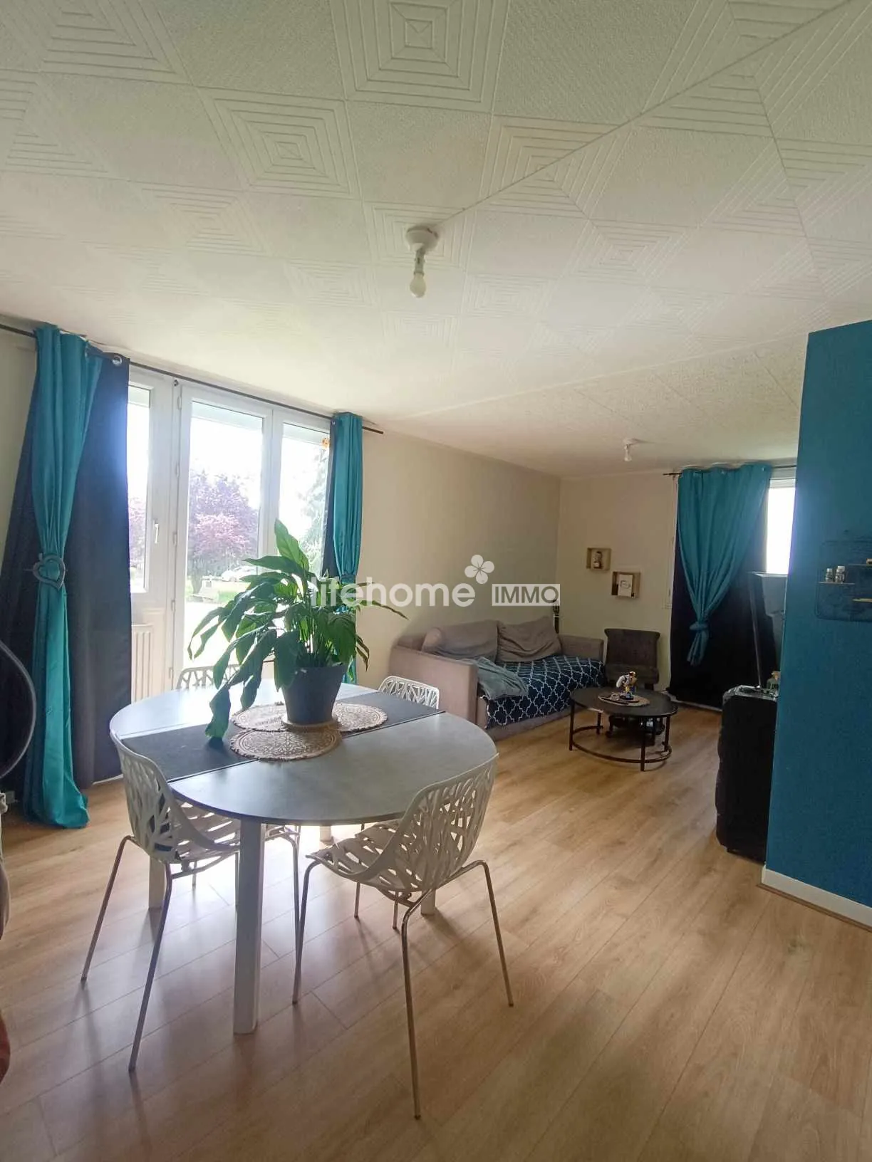 Appartement 3 pièces rénové avec garage et cave à Châteauroux 