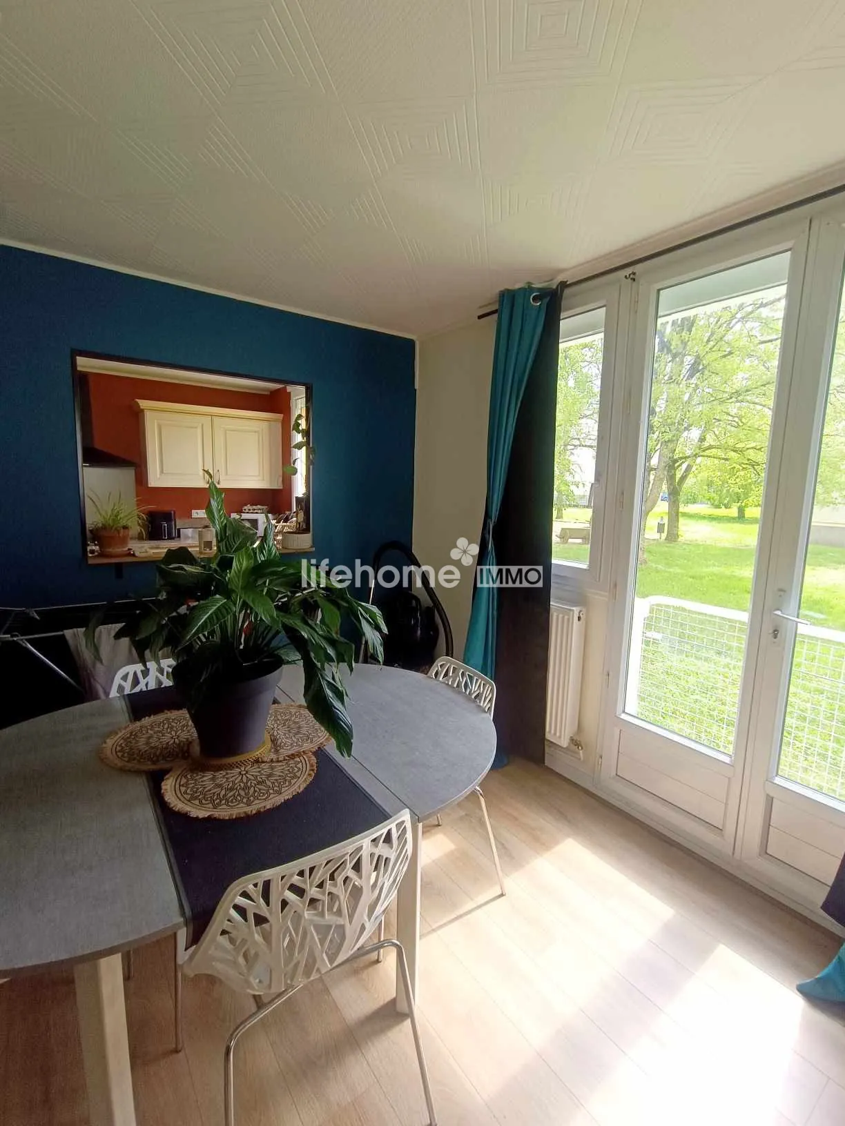 Appartement 3 pièces rénové avec garage et cave à Châteauroux 