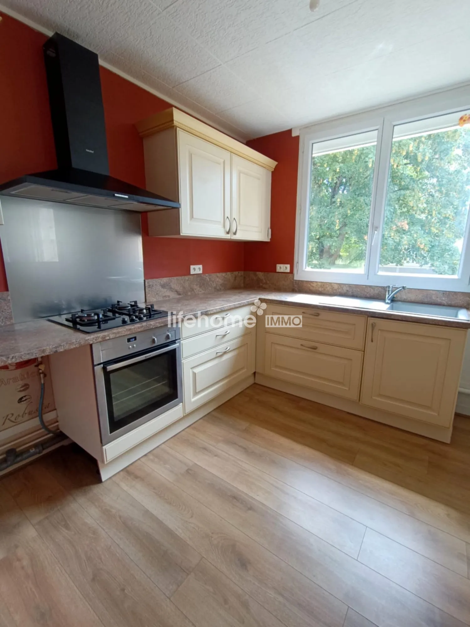 Appartement 3 pièces rénové avec garage et cave à Châteauroux 