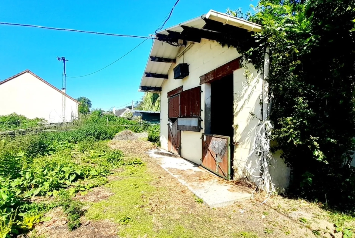 Centre équestre à vendre à Marsangy - Équipements complets et sécurisé 
