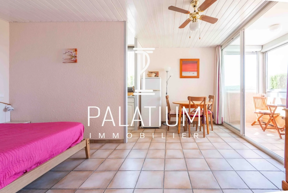 Studio de 31m² avec loggia et vue sur le château à Gréoux-les-Bains 