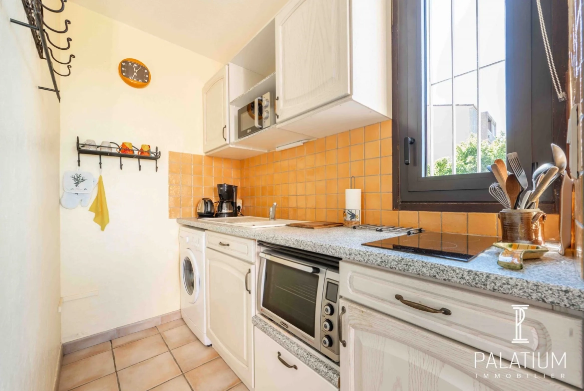 Studio de 31m² avec loggia et vue sur le château à Gréoux-les-Bains 