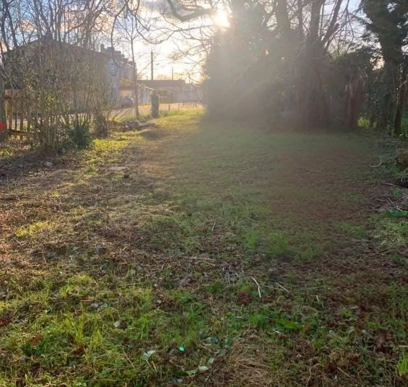 Terrain constructible de 380 m² à Corcoué-sur-Logne, environnement paisible 