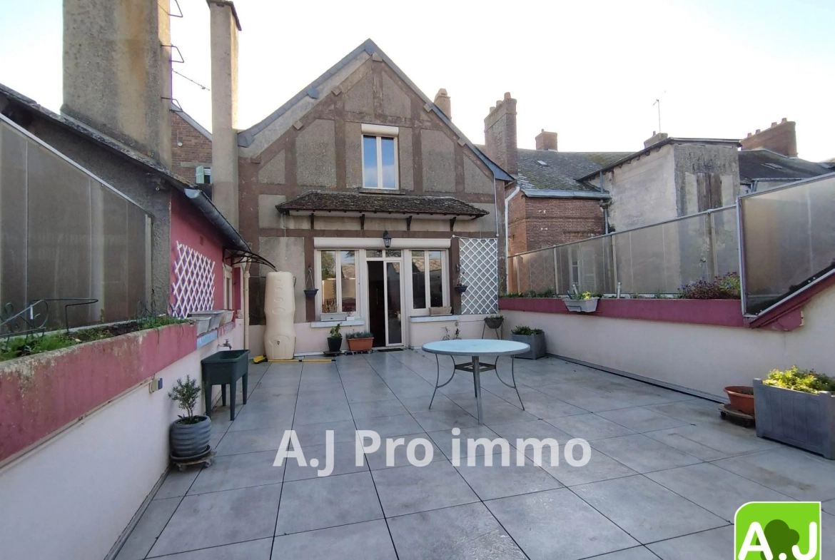 Bel appartement 4 chambres avec terrasse en hyper-centre de Saint André de l'Eure 
