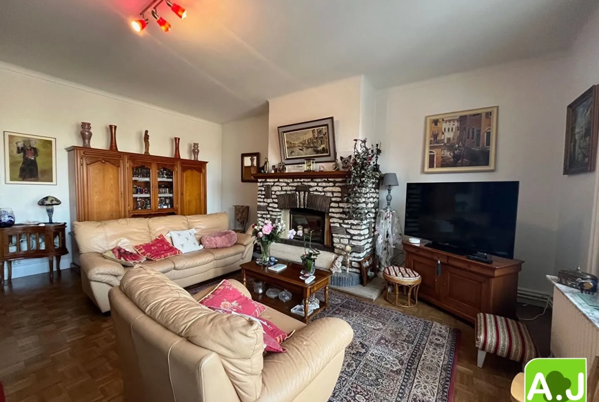 Bel appartement 4 chambres avec terrasse en hyper-centre de Saint André de l'Eure 