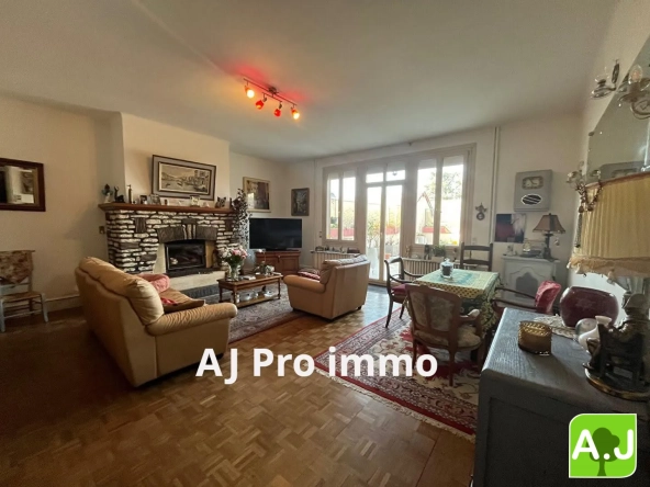 Bel appartement 4 chambres avec terrasse en hyper-centre de Saint André de l'Eure