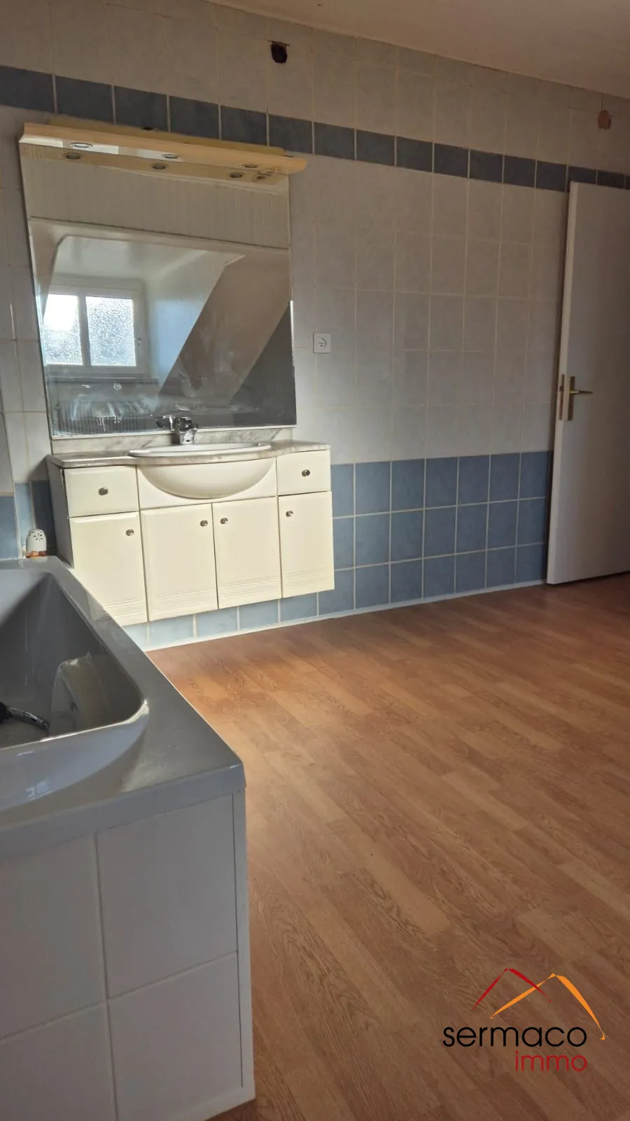 Appartement T3 atypique à Forbach proche centre-ville – 58 m², parking et cave 