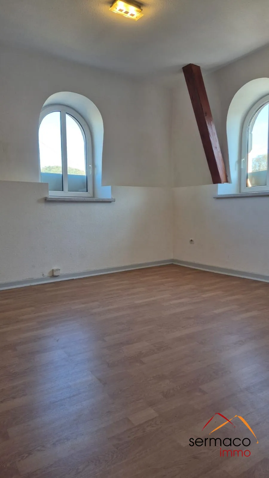 Appartement T3 atypique à Forbach proche centre-ville – 58 m², parking et cave 