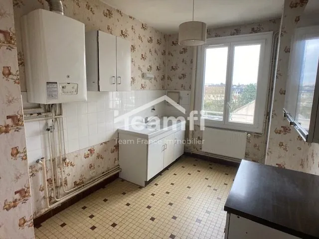 Appartement T3 lumineux avec cave et parking sécurisé à Saint-Florent-sur-Cher 