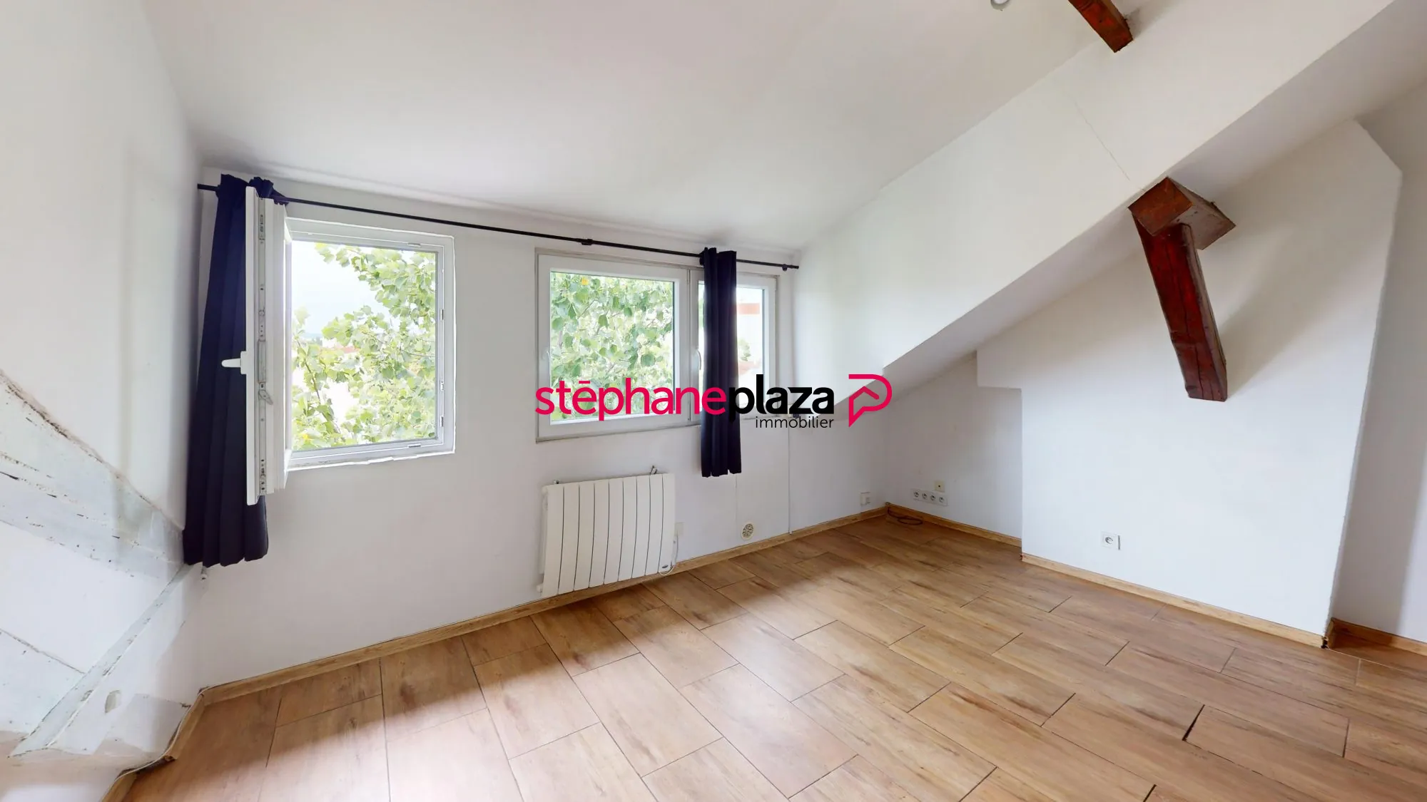 Studio lumineux de 23 m² avec parking à Houilles, dernier étage 