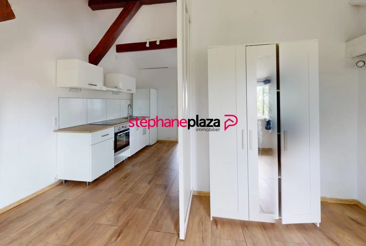 Studio lumineux de 23 m² avec parking à Houilles, dernier étage 