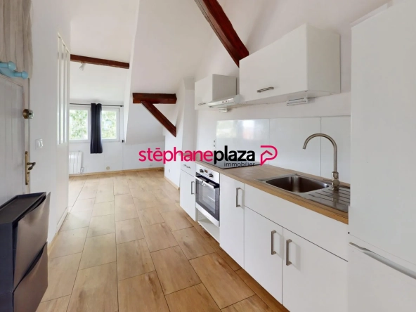 Studio lumineux de 23 m² avec parking à Houilles, dernier étage
