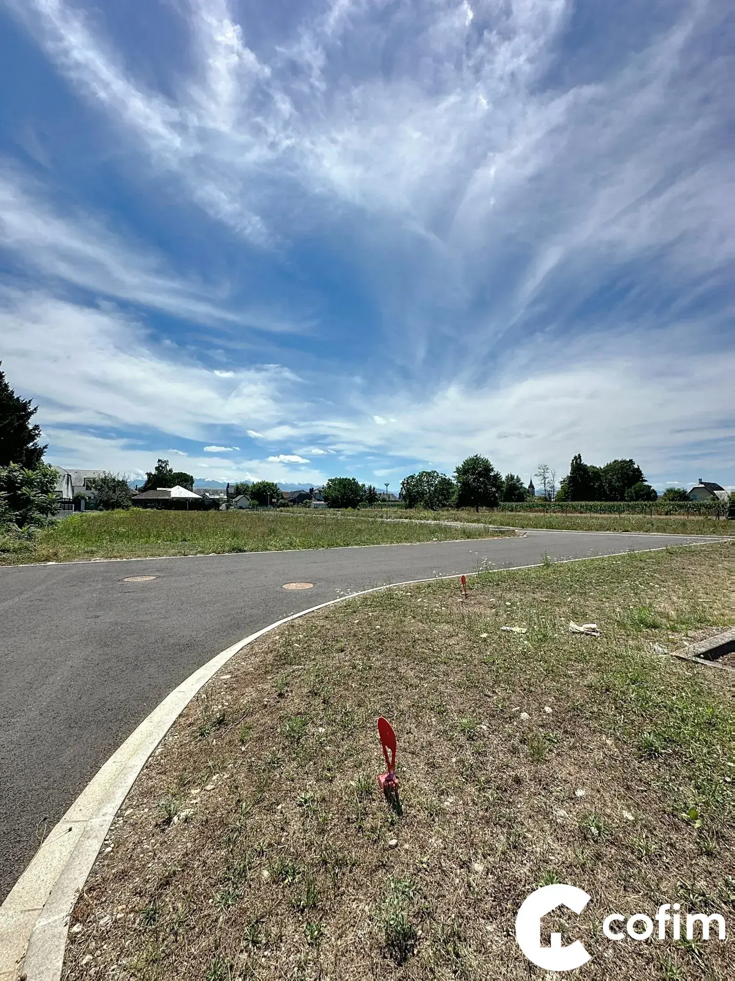 Terrain constructible et viabilisé à Laloubère près de Tarbes 