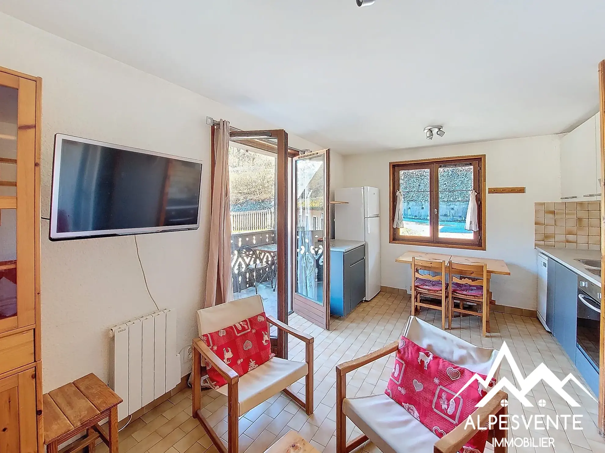 avendre_appartement_2chambres_lebiot_alpesvente Appartement T3 lumineux à Le Biot avec balcon et cave, proche stations de ski 