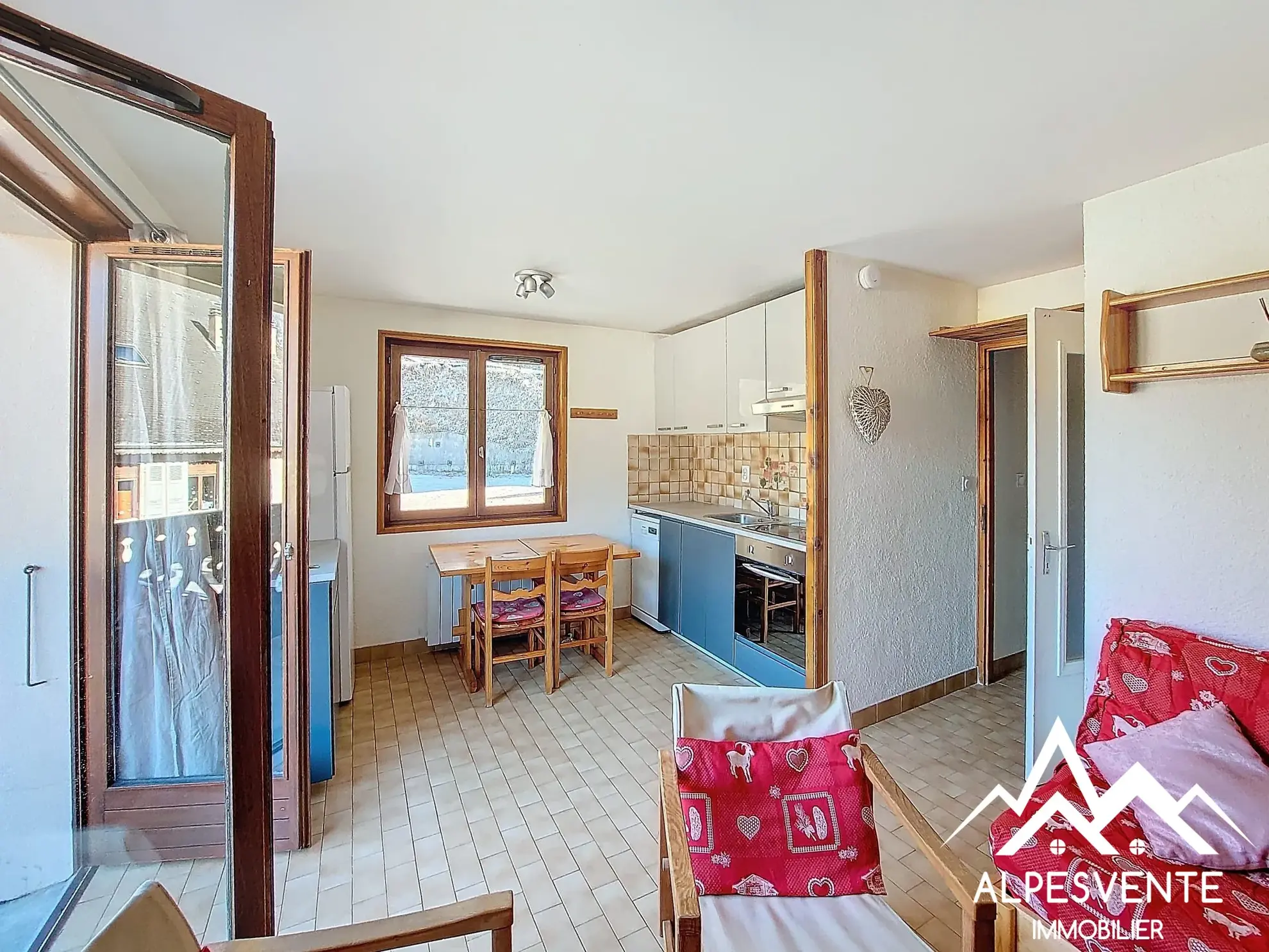 avendre_appartement_2chambres_lebiot_alpesvente Appartement T3 lumineux à Le Biot avec balcon et cave, proche stations de ski 