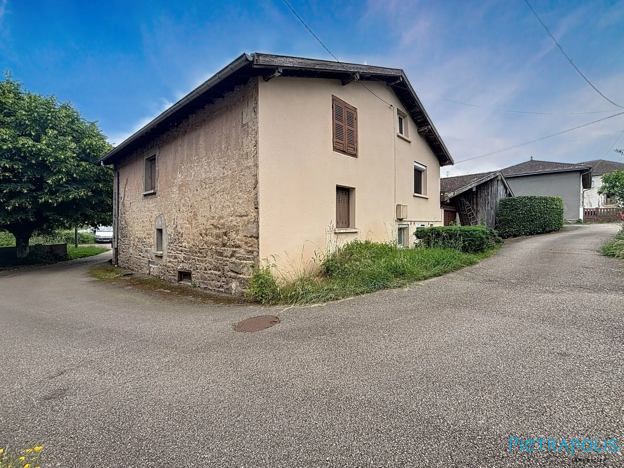 Achat maison de village 85m² avec terrasse à Cublize proche du Lac des Sapins 