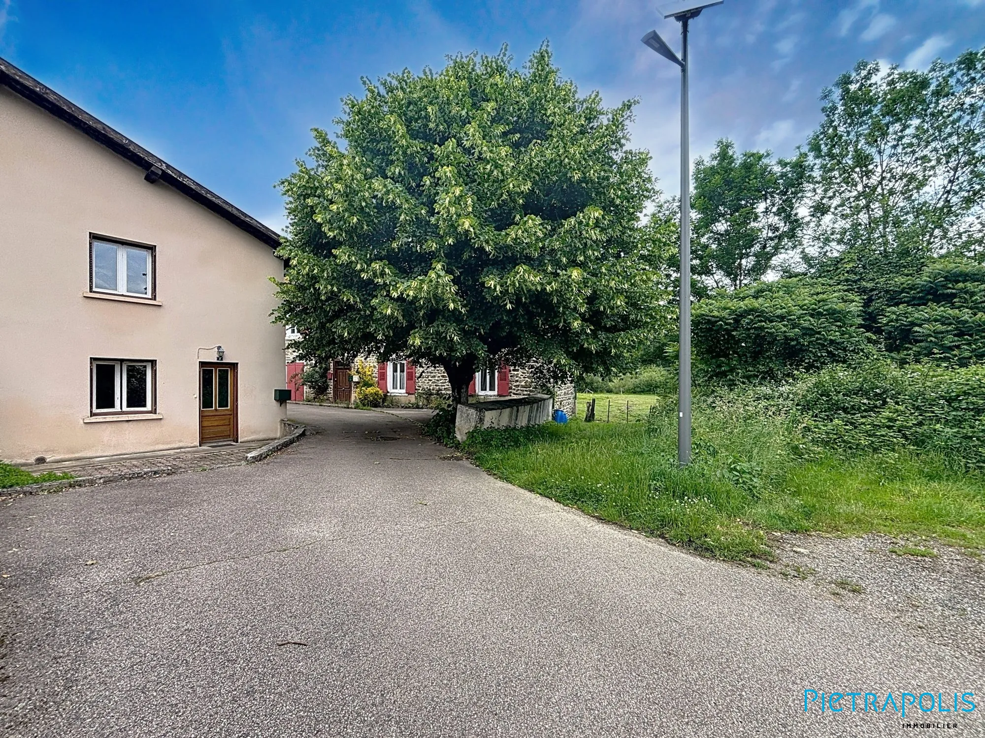Achat maison de village 85m² avec terrasse à Cublize proche du Lac des Sapins 