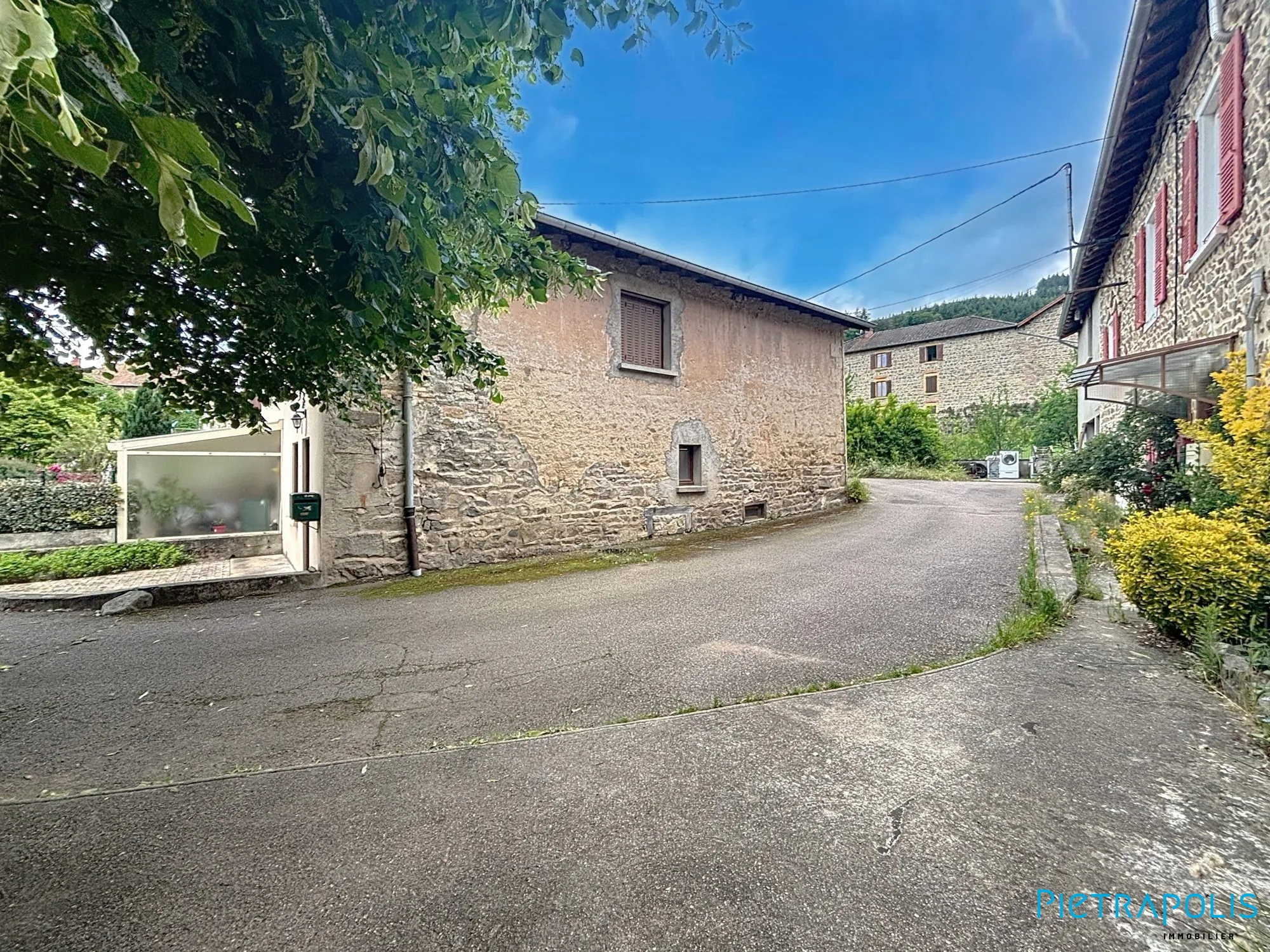 Achat maison de village 85m² avec terrasse à Cublize proche du Lac des Sapins 