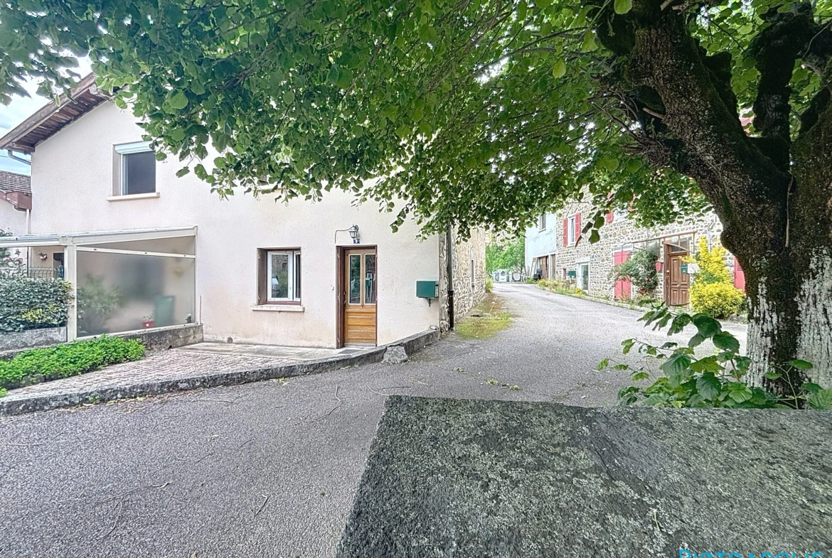 Achat maison de village 85m² avec terrasse à Cublize proche du Lac des Sapins 