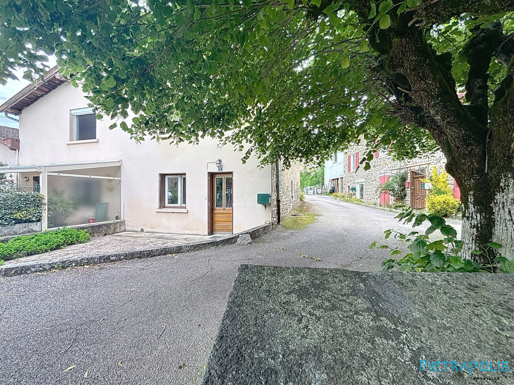 Achat maison de village 85m² avec terrasse à Cublize proche du Lac des Sapins 