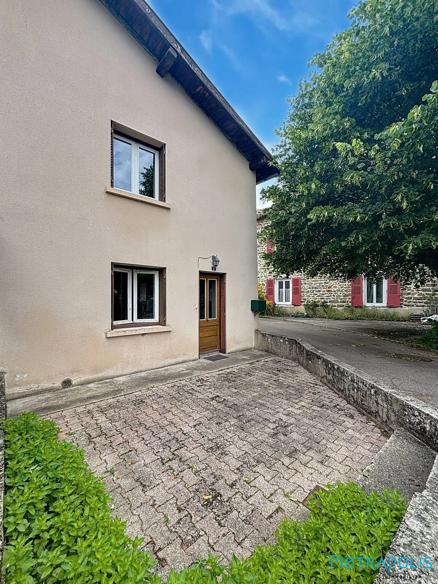 Achat maison de village 85m² avec terrasse à Cublize proche du Lac des Sapins 