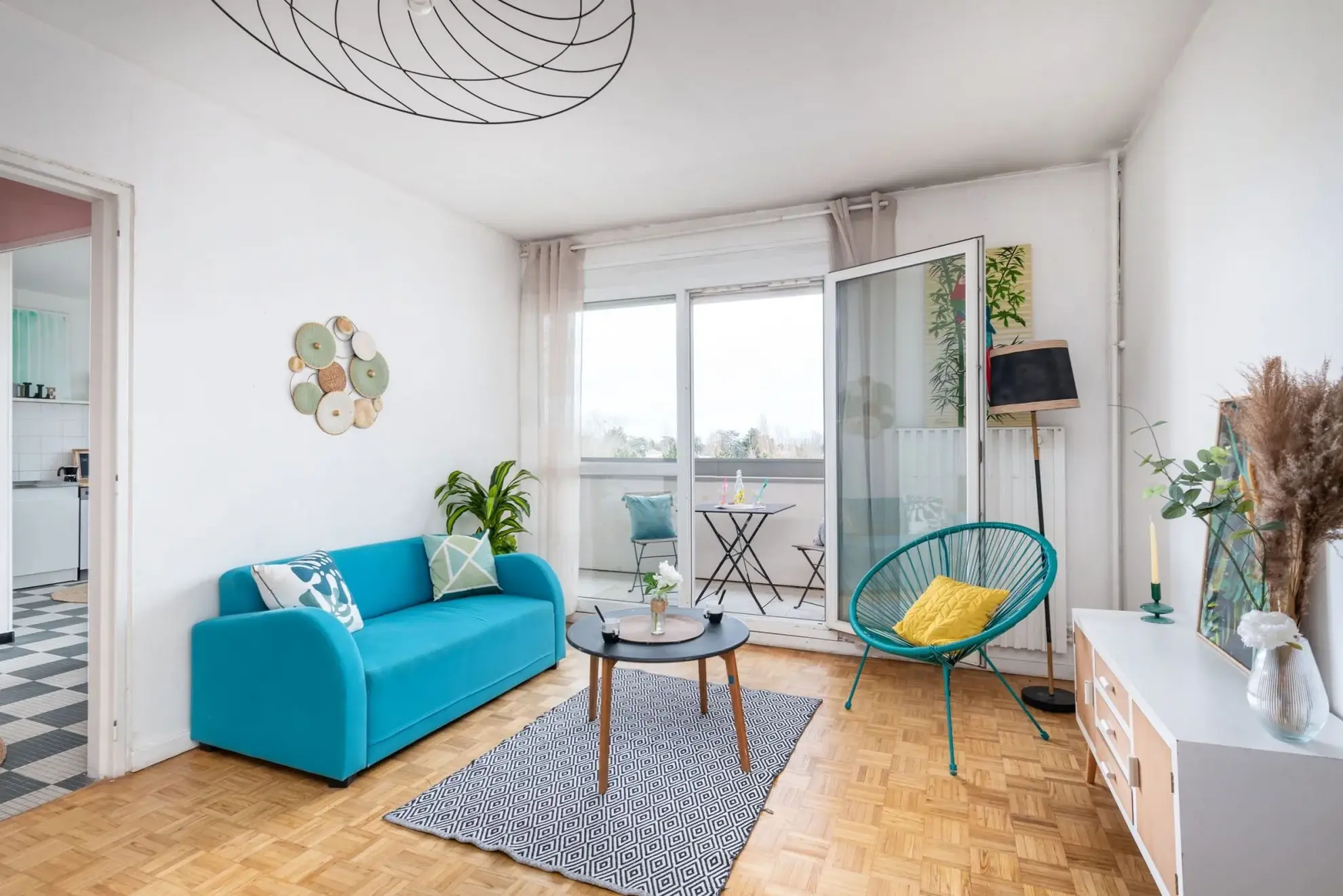 Appartement T4 à vendre à Écully avec loggia, ascenseur et proximité commodités 