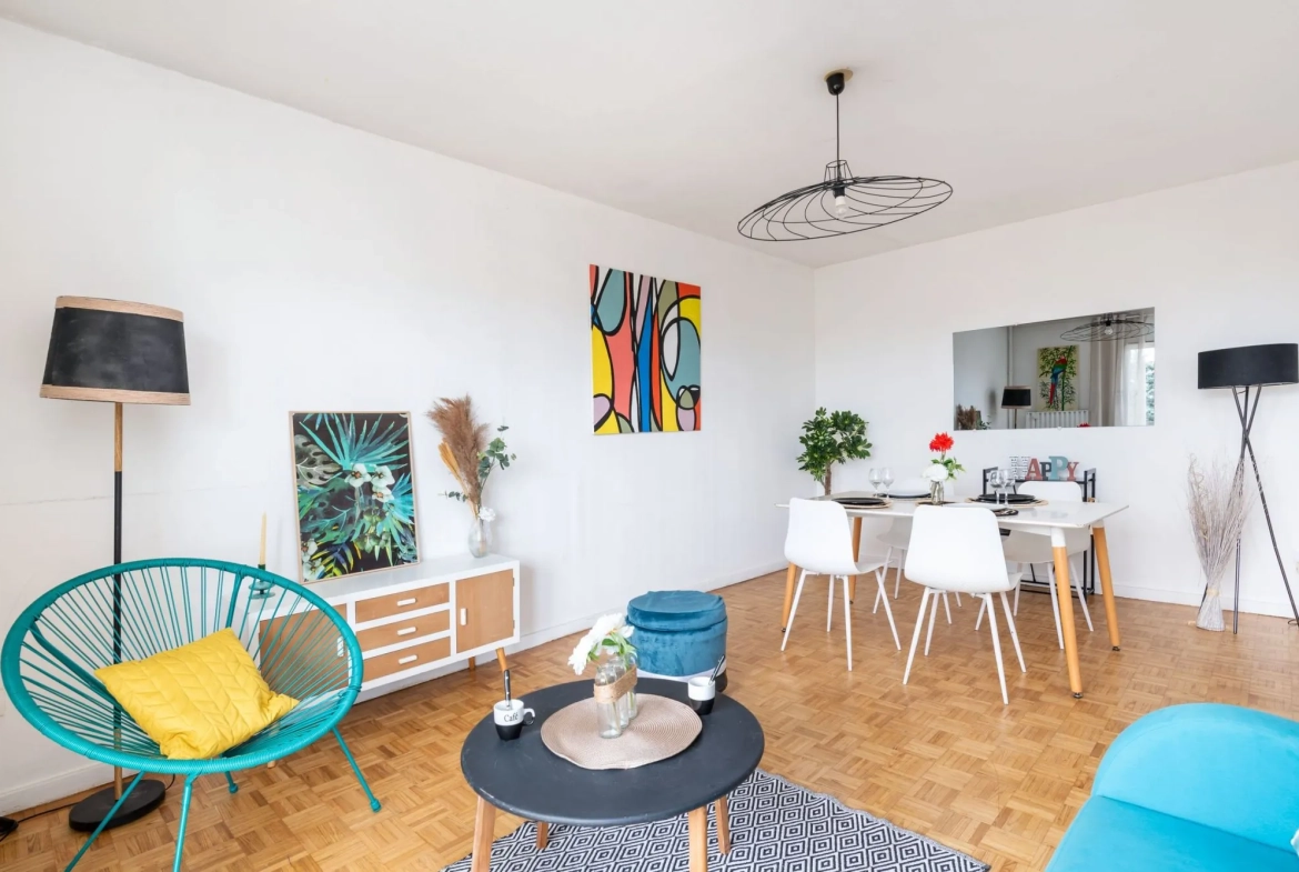 Appartement T4 à vendre à Écully avec loggia, ascenseur et proximité commodités 