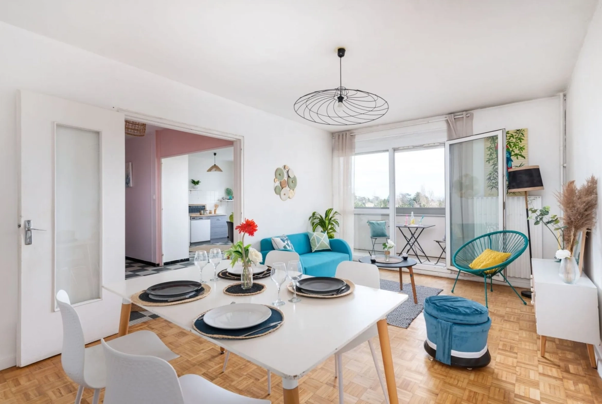 Appartement T4 à vendre à Écully avec loggia, ascenseur et proximité commodités 