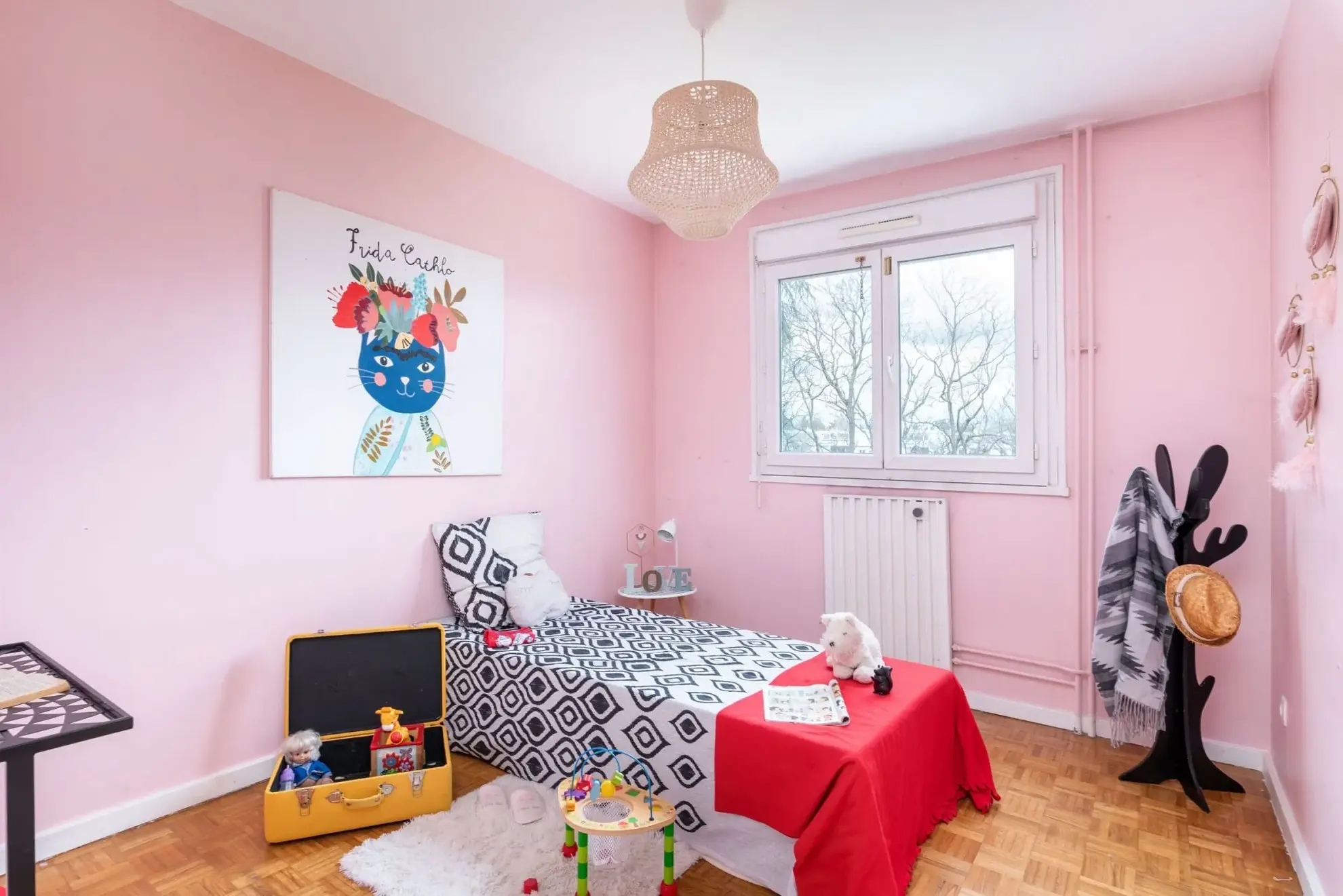 Appartement T4 à vendre à Écully avec loggia, ascenseur et proximité commodités 