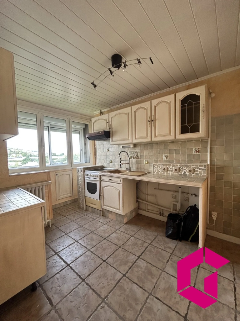 Appartement T3 à vendre à Saint-Étienne - 62 m², dernier étage, balcon, cave
