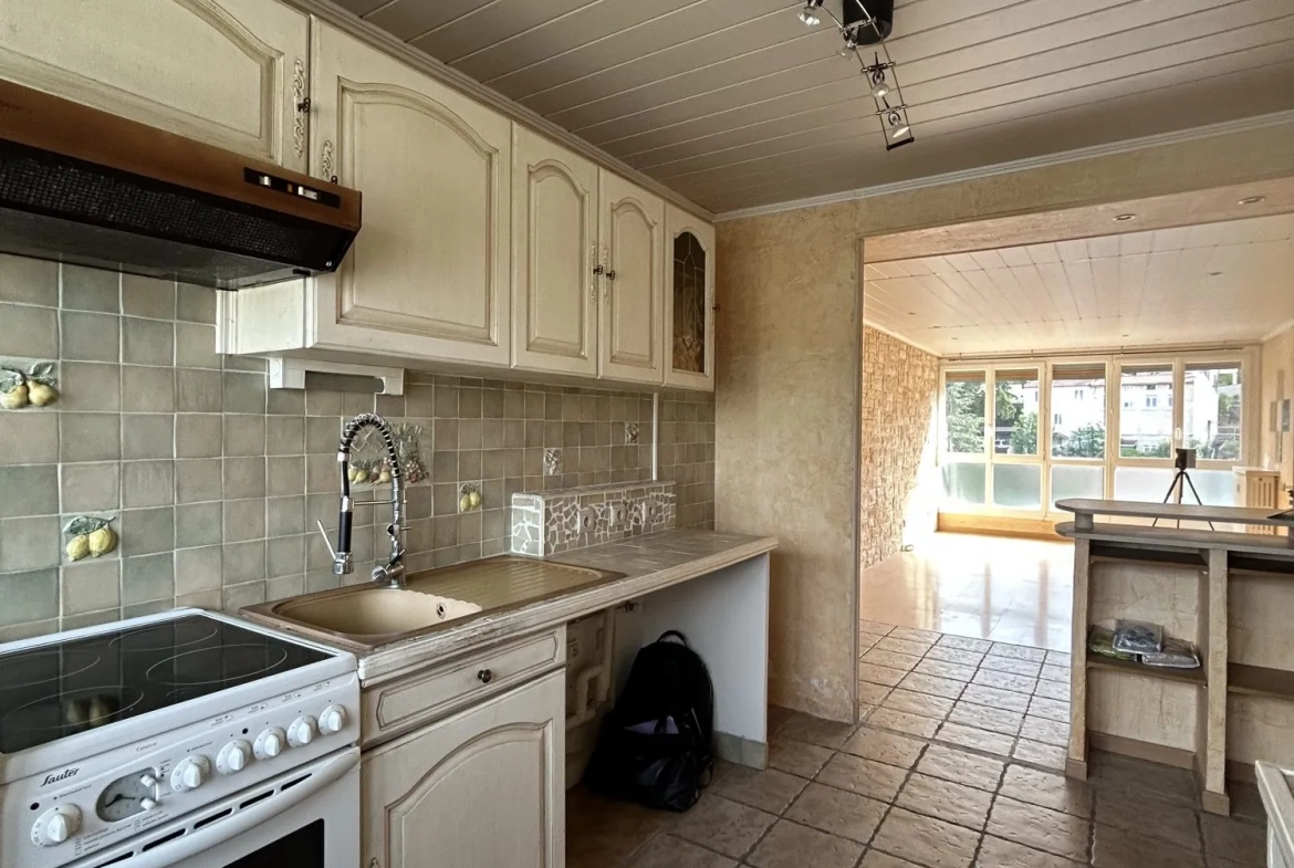 Appartement T3 à vendre à Saint-Étienne - 62 m², dernier étage, balcon, cave 