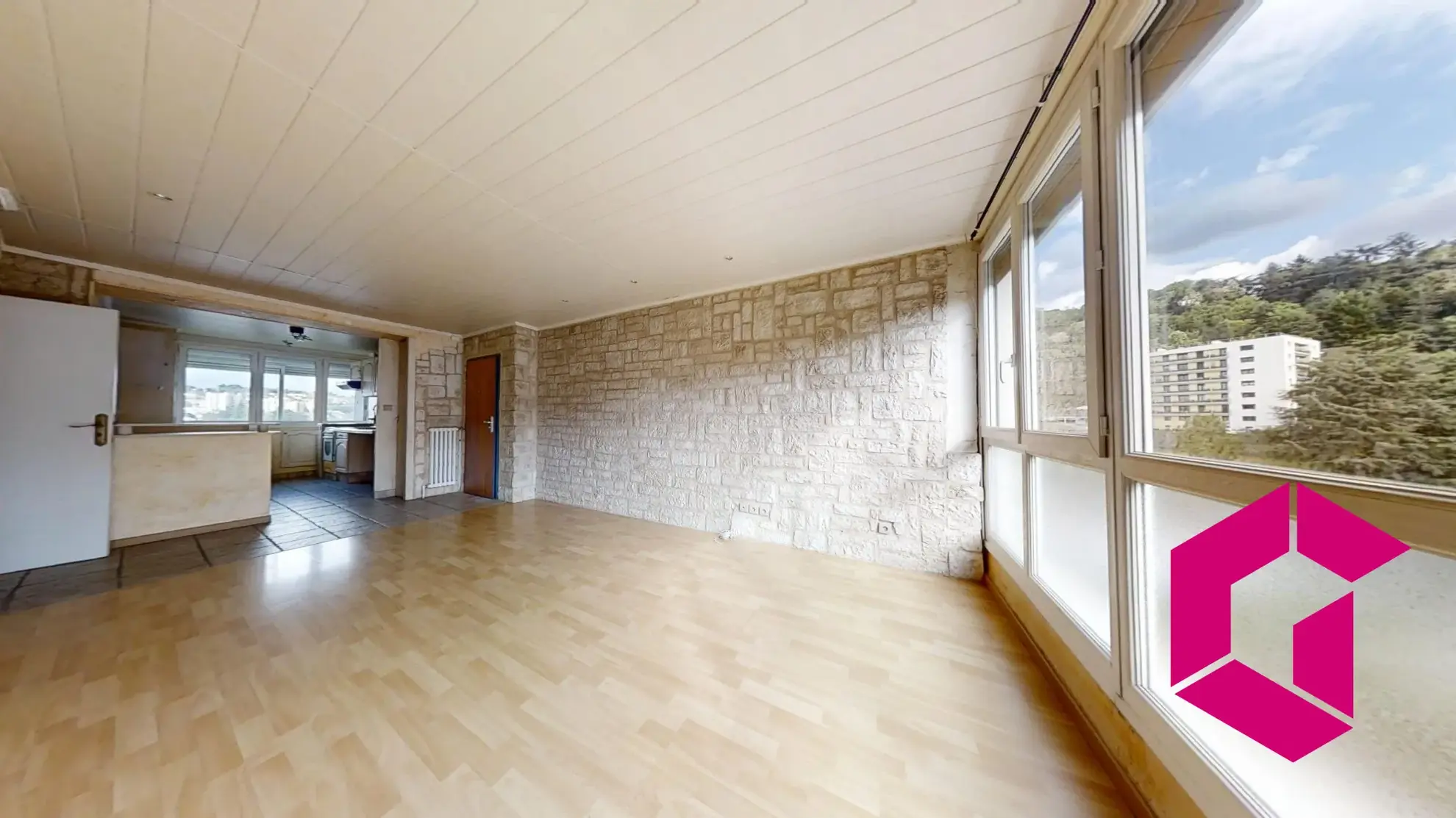 Appartement T3 à vendre à Saint-Étienne - 62 m², dernier étage, balcon, cave 