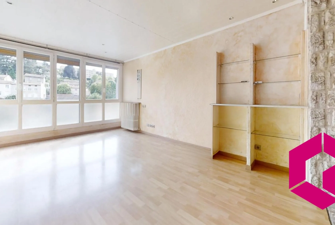 Appartement T3 à vendre à Saint-Étienne - 62 m², dernier étage, balcon, cave 