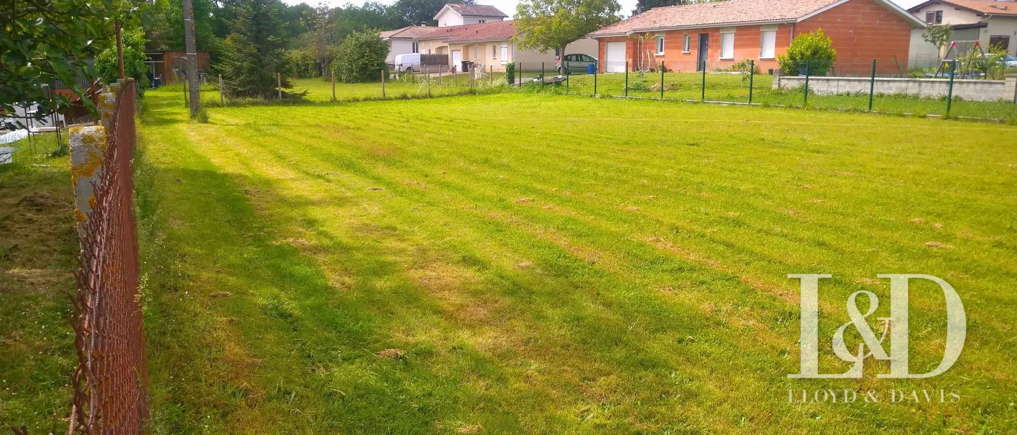 Terrain à bâtir à La Sauve-Majeure, emplacement calme, proche Bordeaux 